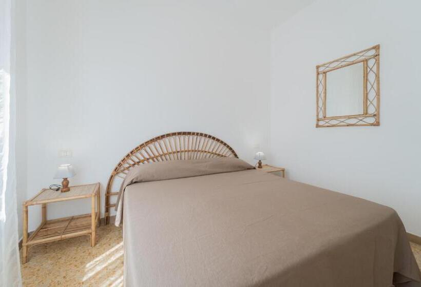 带1个卧室带花园景观的公寓, Residence Baia Delle Grazie
