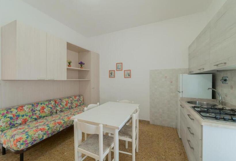 带1个卧室带花园景观的公寓, Residence Baia Delle Grazie