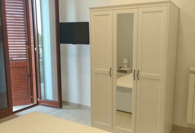 اتاق استاندارد سه نفره, Civico85