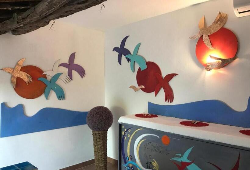 سوییت لوکس, Palmasera Charming Suites