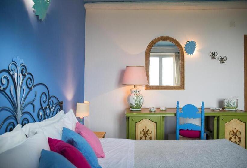 سوییت با چشم‌انداز دریا, Palmasera Charming Suites