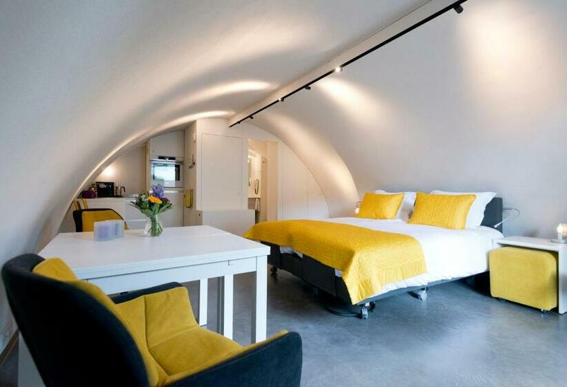 إستوديو سوبيريور, Oudegracht