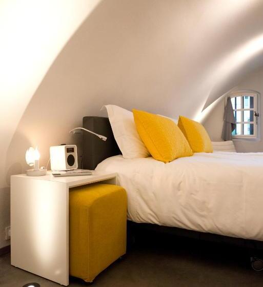 إستوديو سوبيريور, Oudegracht