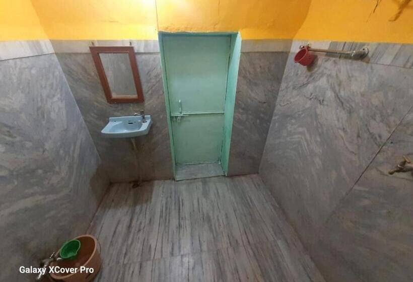 经济房, Shiva Guest House