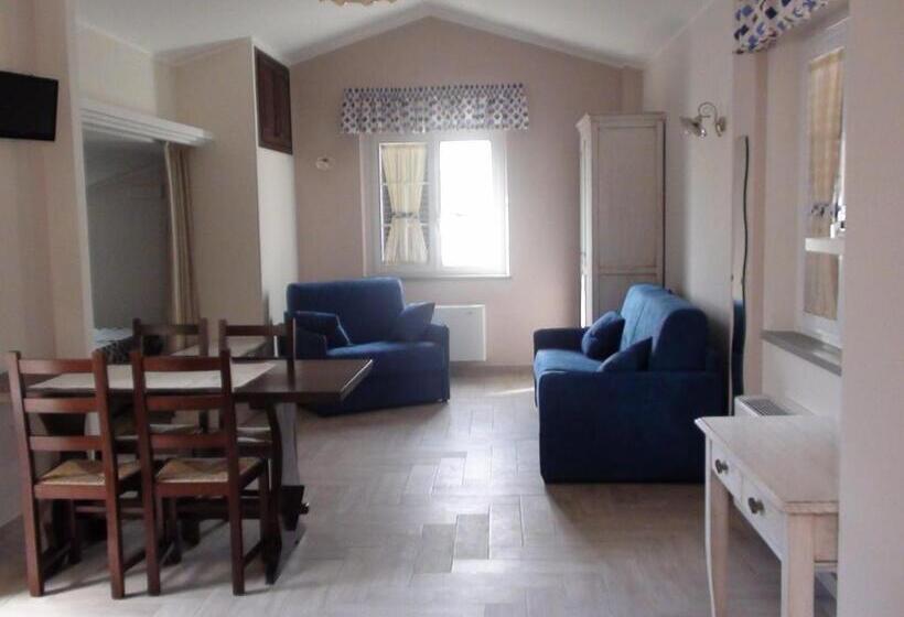 استودیو خانوادگی, B&b Lo Scoiattolo Del Pollino