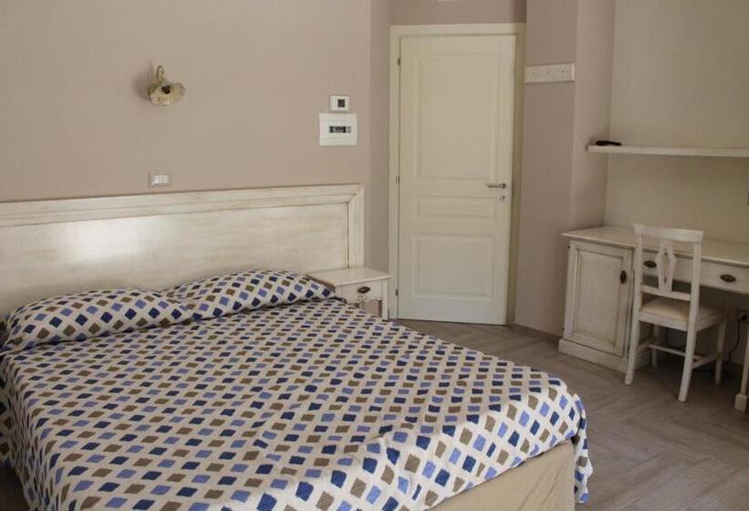 اتاق استاندارد سه نفره, B&b Lo Scoiattolo Del Pollino