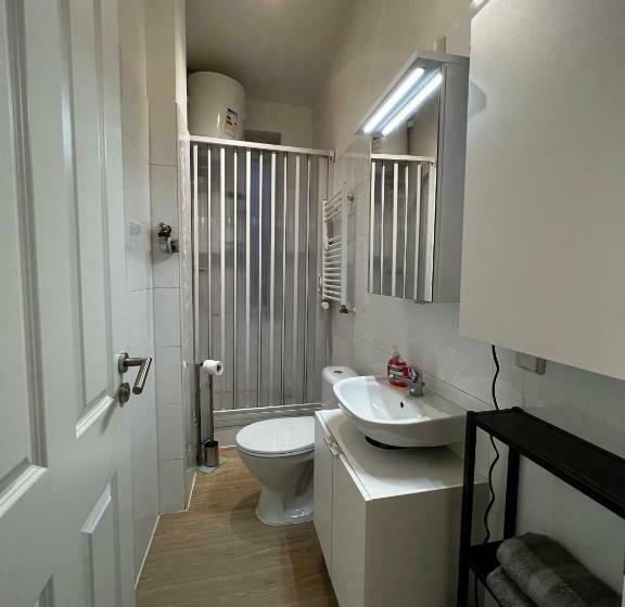 آپارتمان 1 خوابه همکف, Fairapart 4 Rooms Apartment In Heart Of Berlin