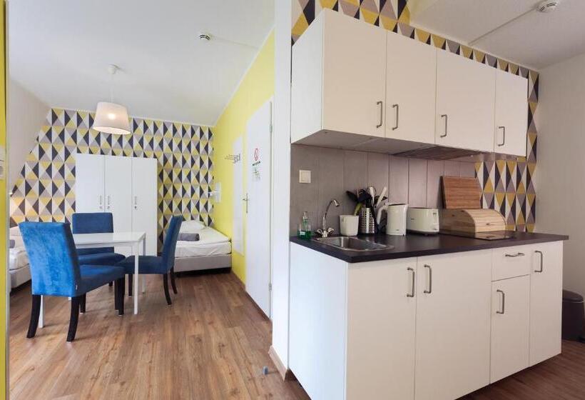 Кровать в Общей Комнате, Hostel Marmota