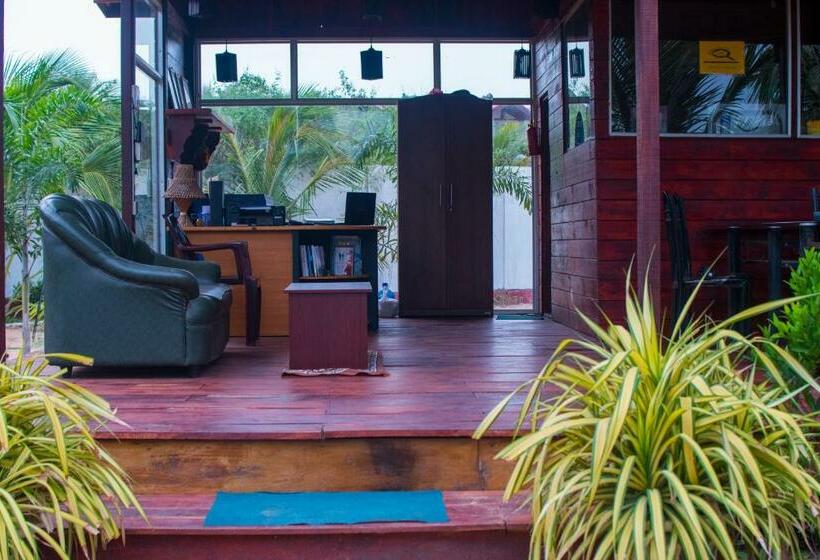 اتاق استاندارد سه تخته با چشم‌انداز باغ, Elegant Green Beach Resort