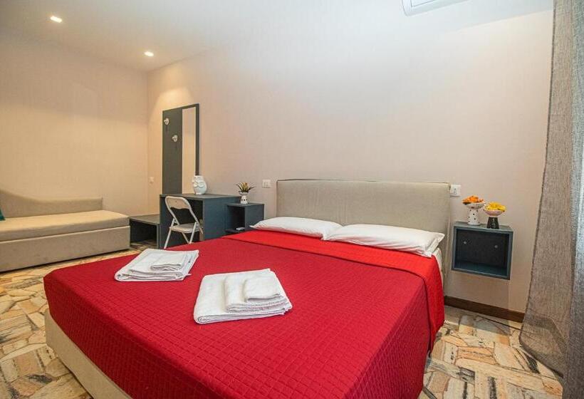 Четырехместный Номер Стандарт, Suebi Rooms