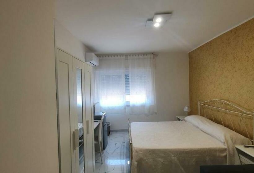 Quarto Triplo Estandar, B&b Ancora Del Sud