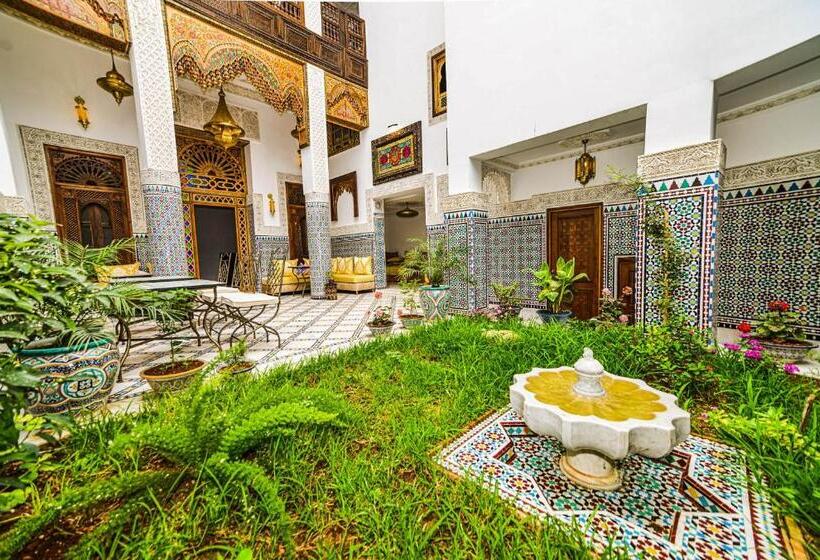 اتاق لوکس با بالکن, Riad Fez Mahal