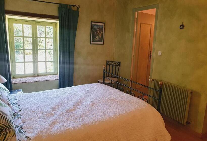 Номер Стандарт Вид на Сад, Ferme équestre & Chambres D Hôtes Gateau Stables Proche Guédelon