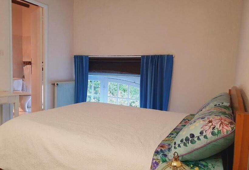 Трехместный Номер Классика, Ferme équestre & Chambres D Hôtes Gateau Stables Proche Guédelon