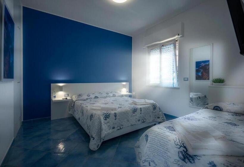 اتاق لوکس با تخت بزرگ, B&b Stella Marina