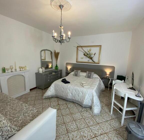 اتاق استاندارد سه نفره, B&b Shardana