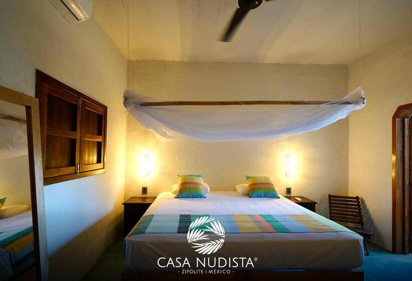 بانگلوی استاندارد, Casa Nudista   Lgbt