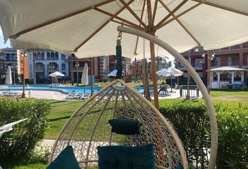استودیو استاندارد با چشم‌انداز باغ, شاليهات بورتو مطروح فيو بحر Porto Matrouh Sea View Families Only