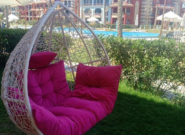 استودیو استاندارد با چشم‌انداز باغ, شاليهات بورتو مطروح فيو بحر Porto Matrouh Sea View Families Only