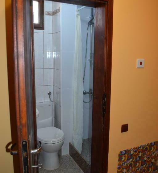 اتاق استاندارد چهار تخته, Vesi S Rooms