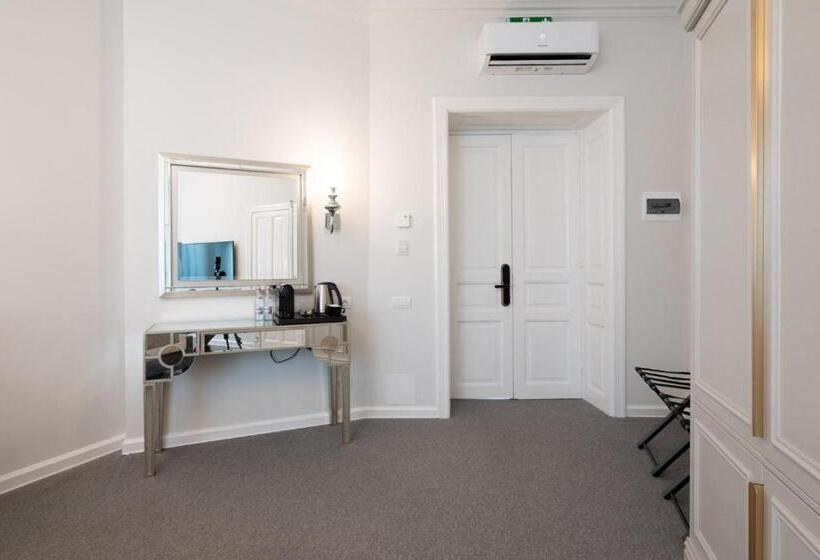 اتاق لوکس با تخت بزرگ, Highline Downtown Aparthotel Oldtown Unirii Square