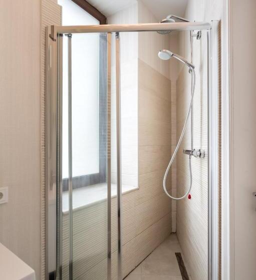 اتاق لوکس با تخت بزرگ, Highline Downtown Aparthotel Oldtown Unirii Square