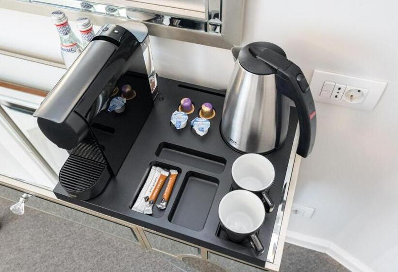 اتاق لوکس با تخت بزرگ, Highline Downtown Aparthotel Oldtown Unirii Square