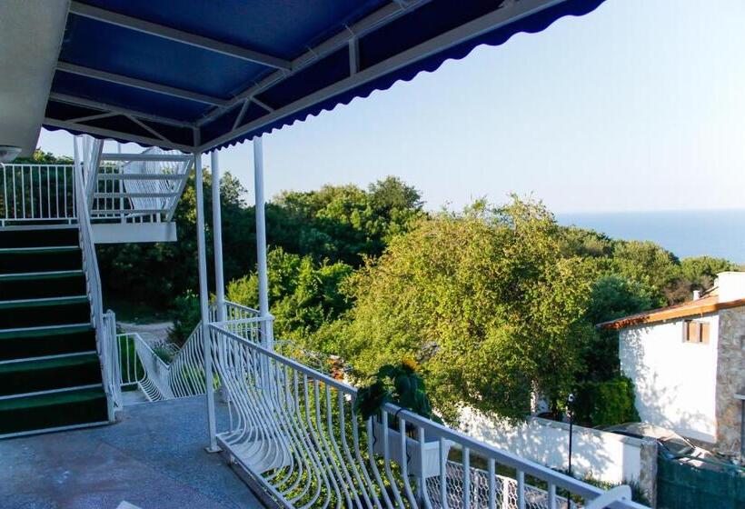 Трехместный Номер Deluxe Вид на Море, Simada Blue Guest House
