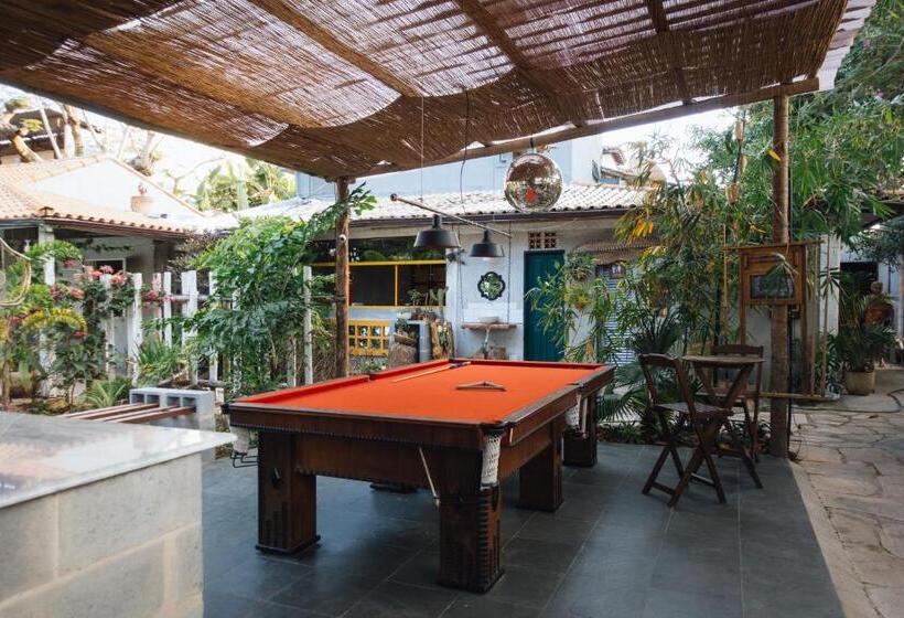 تختخواب در اتاق مشترک, Jardim Secreto Guest House