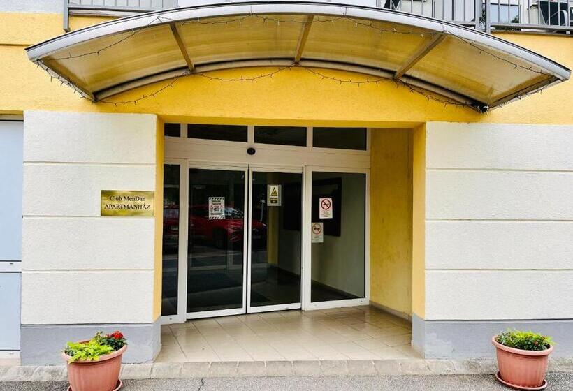 آپارتمان 1 خوابه با تراس, Gyöngy Apartman
