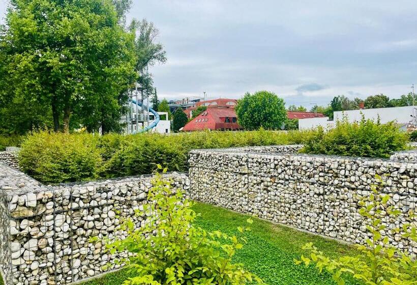 آپارتمان 1 خوابه با تراس, Gyöngy Apartman