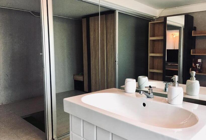 آپارتمان 1 خوابه با چشم‌انداز استخر, New Apartment Nearby Beach
