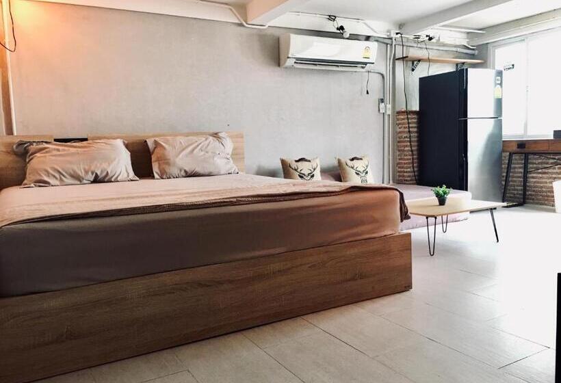 آپارتمان 1 خوابه با چشم‌انداز استخر, New Apartment Nearby Beach
