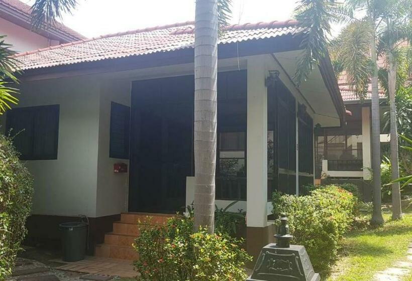 スタンダードバンガロー, Niracha Chaweng House