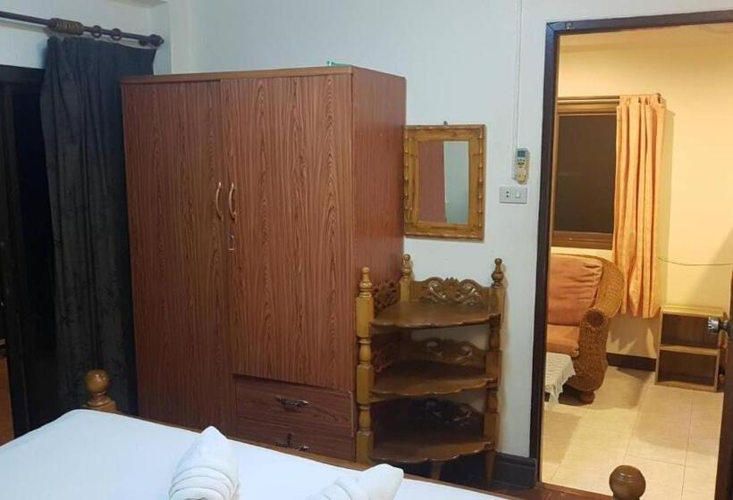 בקתה סטנדרטית, Niracha Chaweng House
