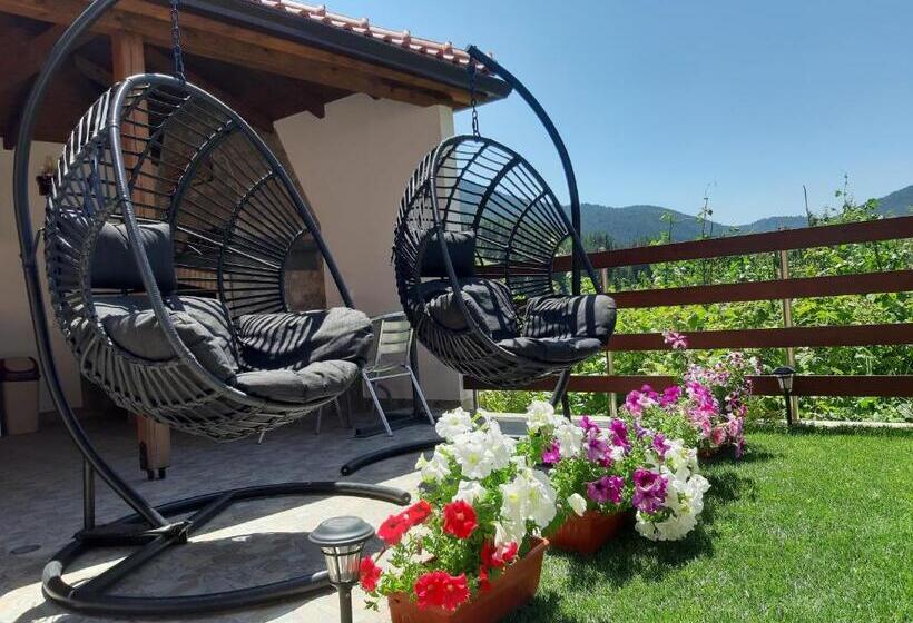 Quarto Estandar com Sacada, къща за гости романс