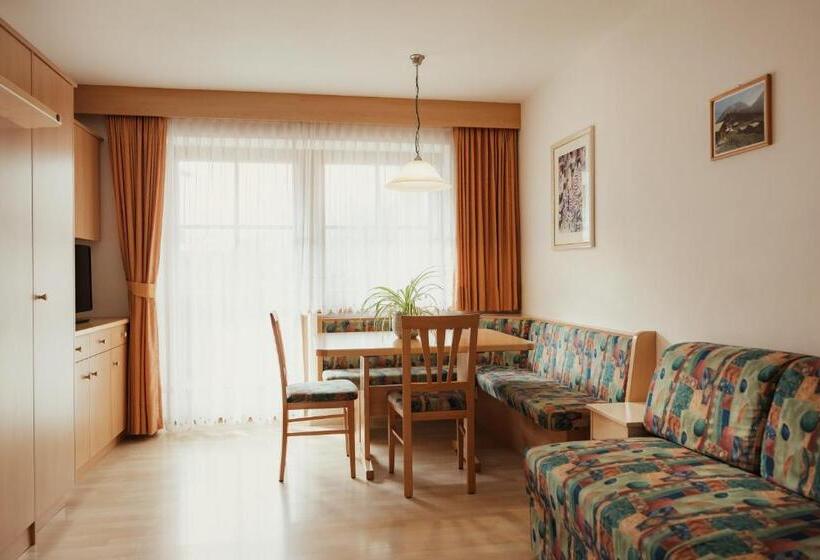 آپارتمان 1 خوابه همکف, Residence Costa Burjada
