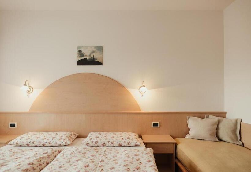 آپارتمان 1 خوابه همکف, Residence Costa Burjada