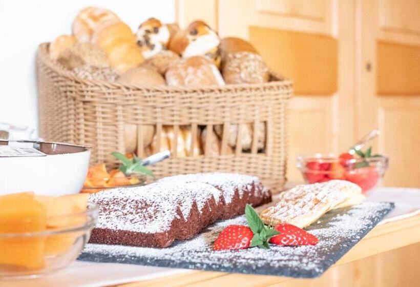 اتاق استاندارد با بالکن, Garni Volgger