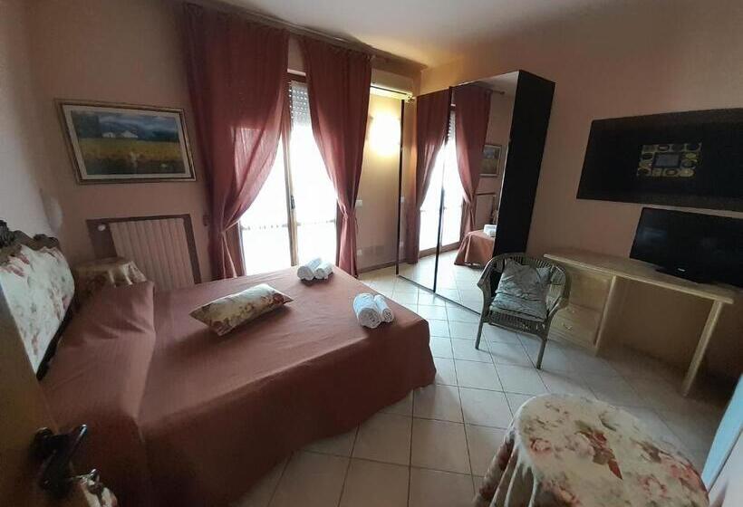 Номер Стандарт с Балконом, B&b La Casa Di Zia Lina