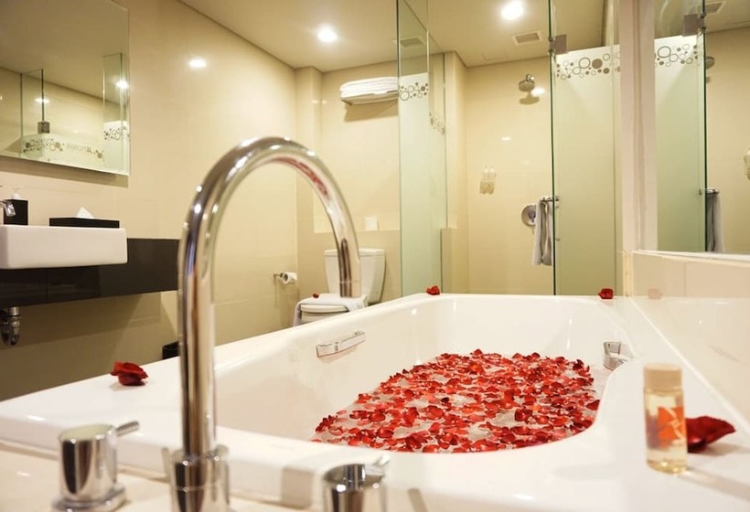 اتاق پریمیوم با چشم‌انداز باغ, J4 Hotels Legian