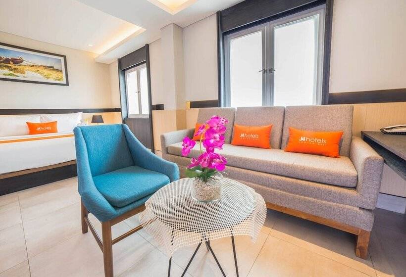 اتاق لوکس با بالکن, J4 Hotels Legian