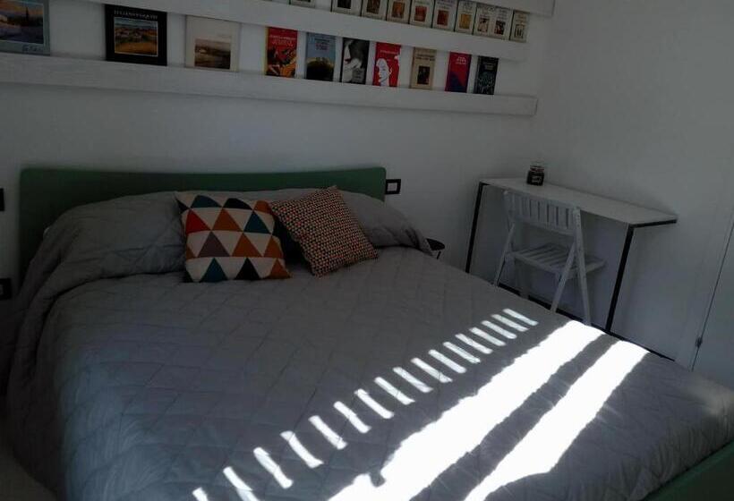 اتاق استاندارد با بالکن, Ananke B&b