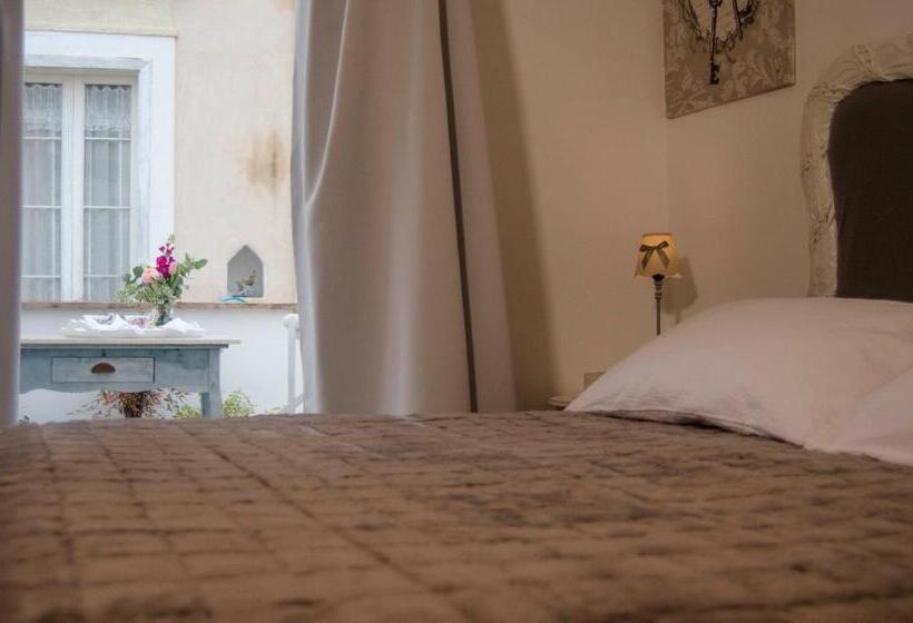 اتاق لوکس با بالکن, Casa 28