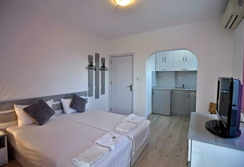 استودیو استاندارد با بالکن, Saint Maria Guest House