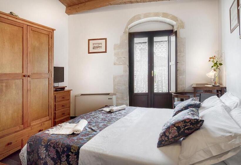 اتاق استاندارد با بالکن, Locanda La Meridiana