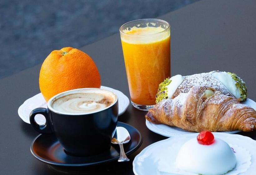 سوئیت با تخت بزرگ, Duomo Luxury Suite Catania