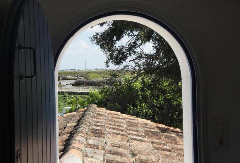 اتاق سوپریور با چشم‌انداز, Le Buzet Bleu Bed & Breakfast