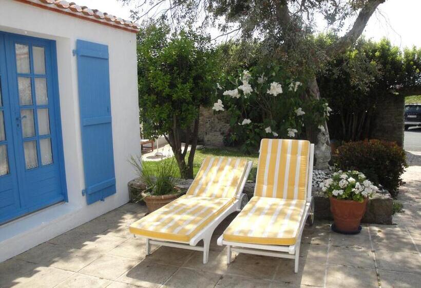 اتاق سوپریور با چشم‌انداز باغ, Le Buzet Bleu Bed & Breakfast
