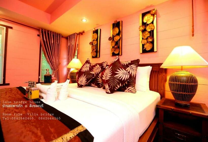 Вилла 3 Спальни, Love Bridge House บ้านสะพานรัก